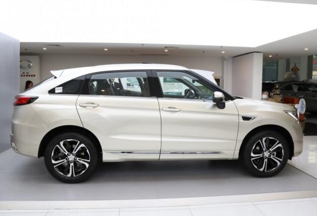 本田冠道跟本田urv有什么区别,本田冠道跟本田urv哪个更好看