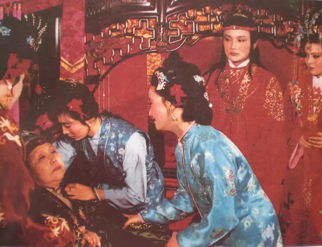 红楼梦贾宝玉为什么不喜欢薛宝钗,红楼梦中众人对贾宝玉的评价