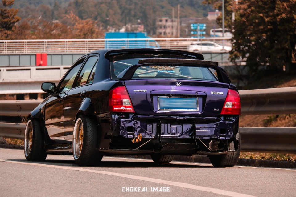 几几年的马自达323最好看,亲手打造超级车