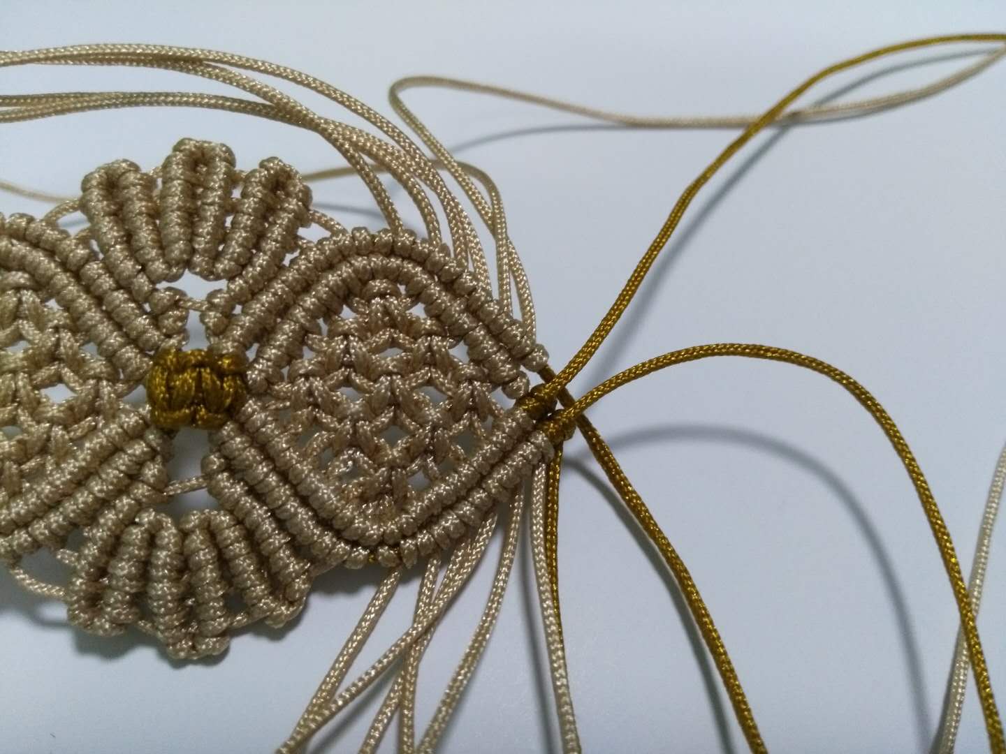 编绳花做法,手绳复杂编织教程