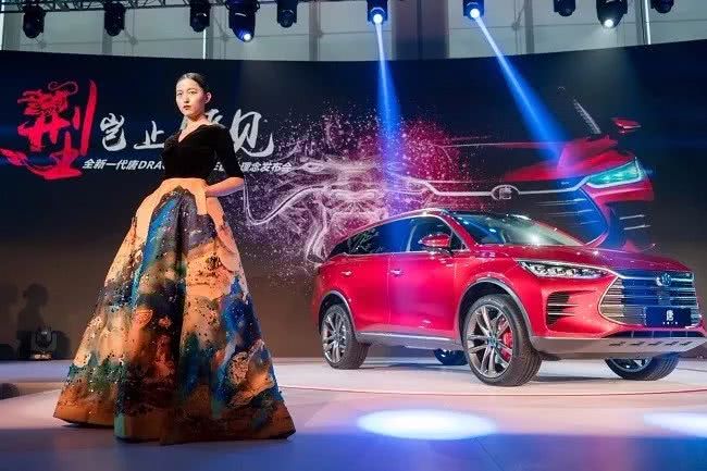 范冰冰阿玛尼高定,范冰冰造型师品牌大秀