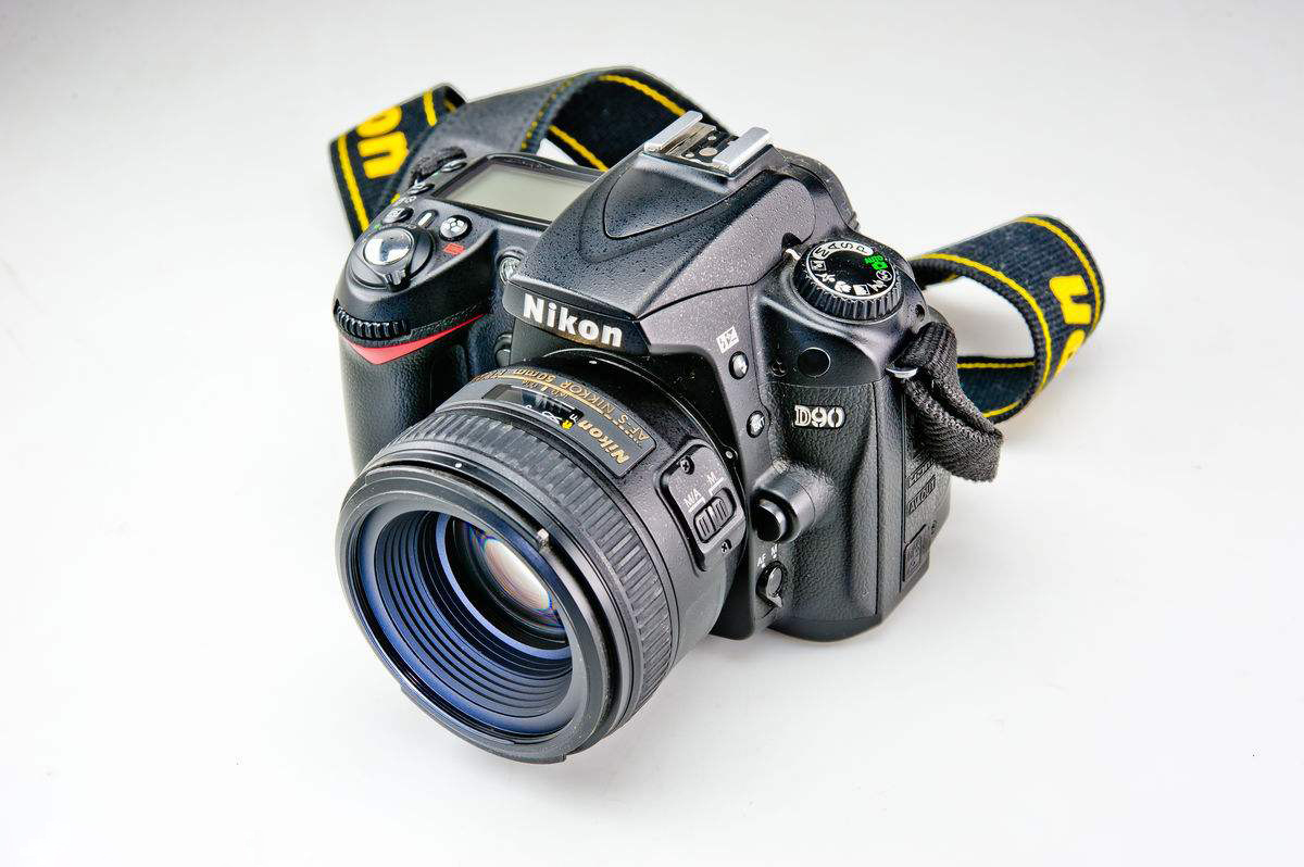 新手怎么挑选单反,新手买单反相机推荐入门选哪款