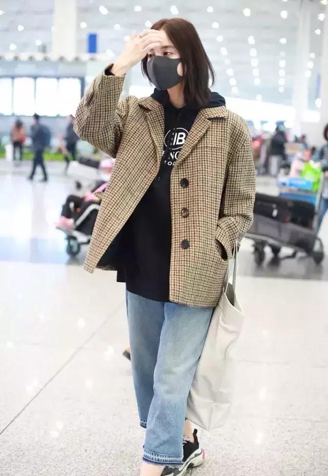 杨幂同款卫衣穿搭,杨幂同款卫衣如何搭配