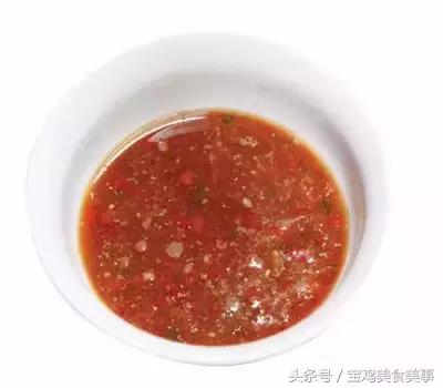 要想凉菜拌得好秘制酱汁少不了,如何调制出粘稠的凉菜酱汁