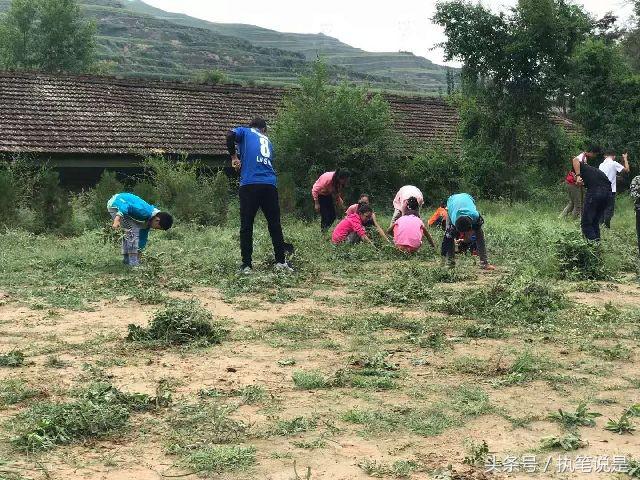 黄土塬上，教足球的语文老师