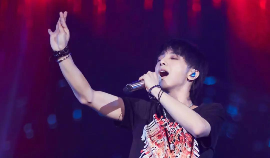 华晨宇美妆,学化妆眼影华晨宇