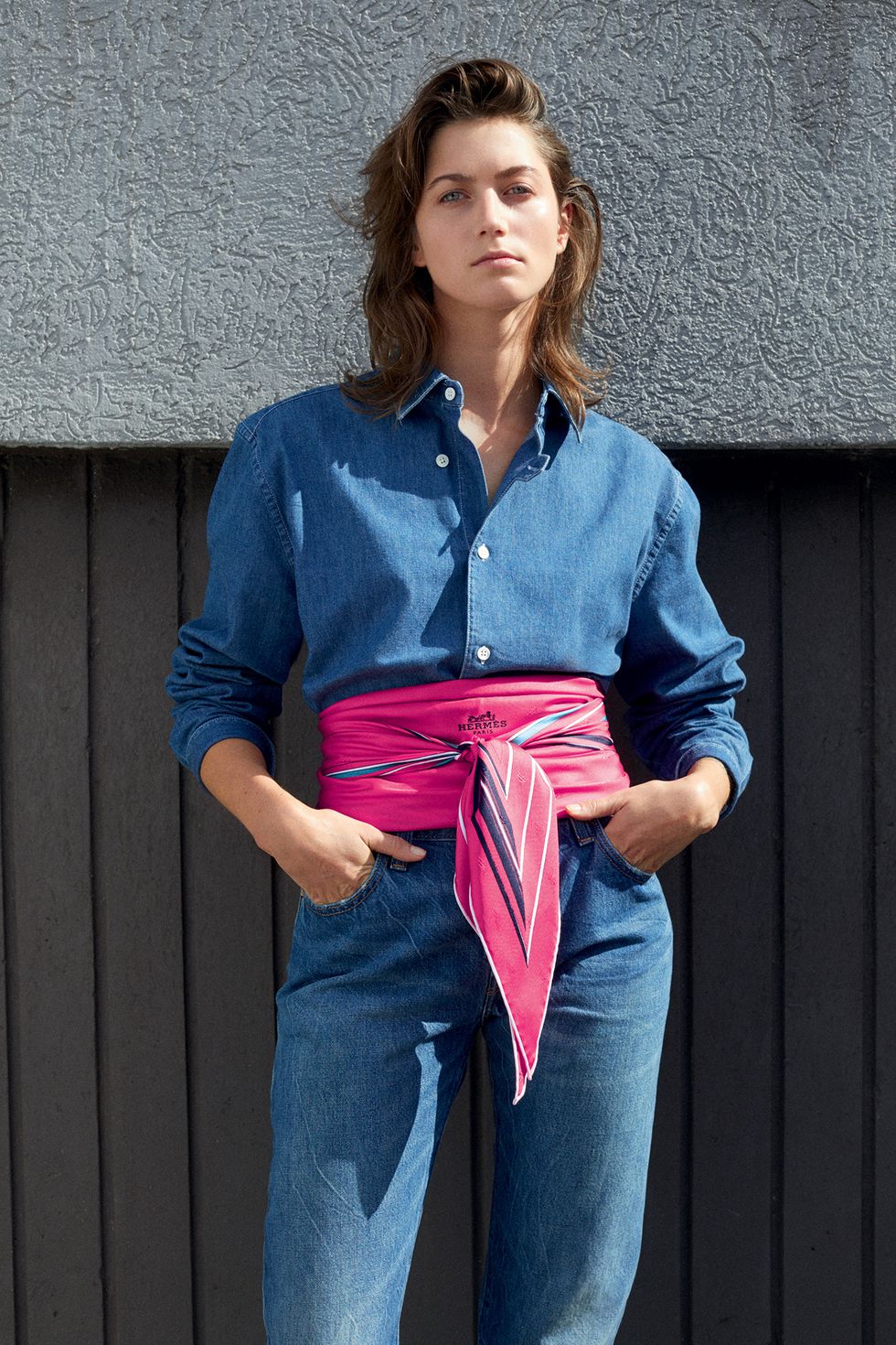 入手一条爱马仕的丝巾,超过5种以上穿搭打法,只看你会不会运用