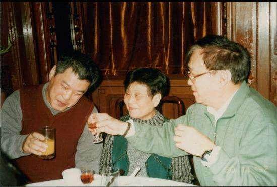 翻出好友老照片,翻出怀旧老照片