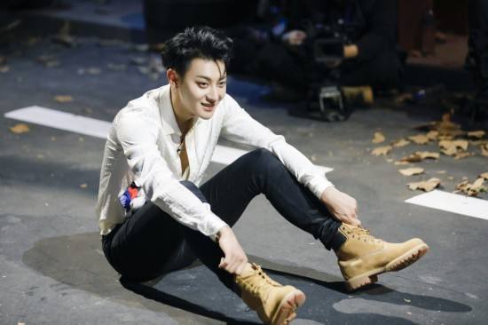 七岁小孩跳街舞很酷的感觉 (小孩喜欢跳的街舞又简单又好玩)