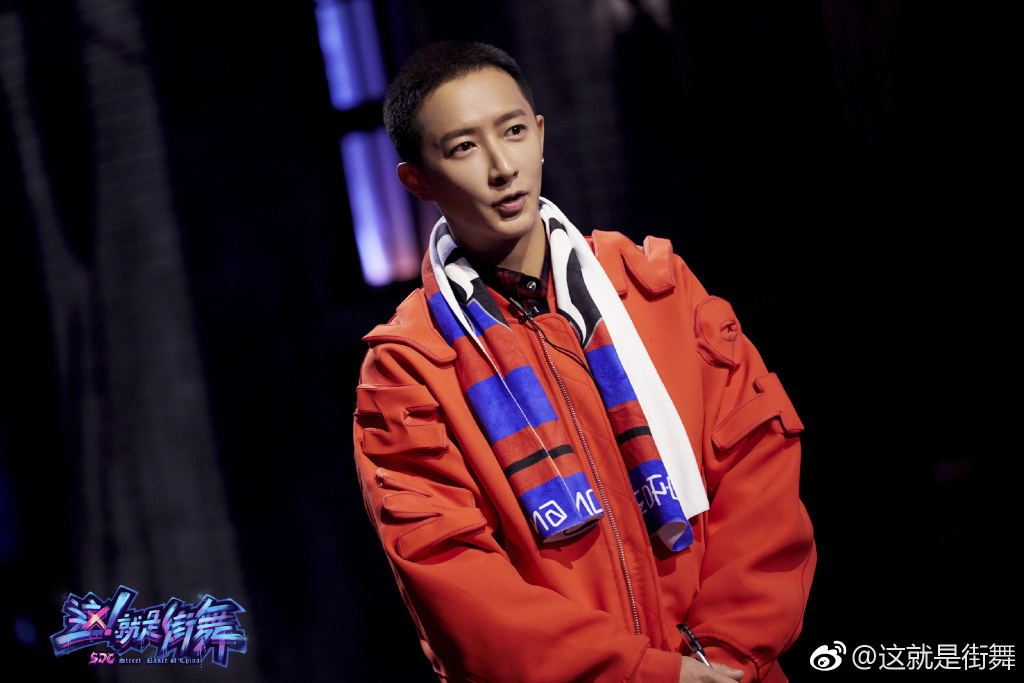 七岁小孩跳街舞很酷的感觉 (小孩喜欢跳的街舞又简单又好玩)