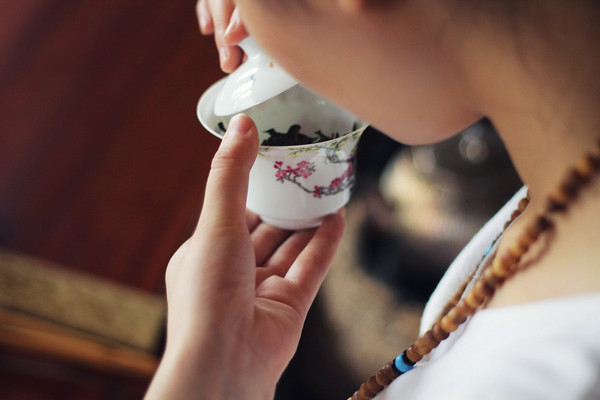 变质的茶叶能用吗,变质发过霉的茶叶你都敢喝