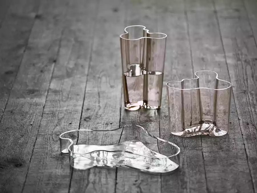 第一次出国去芬兰,带一本书去巴黎出版社