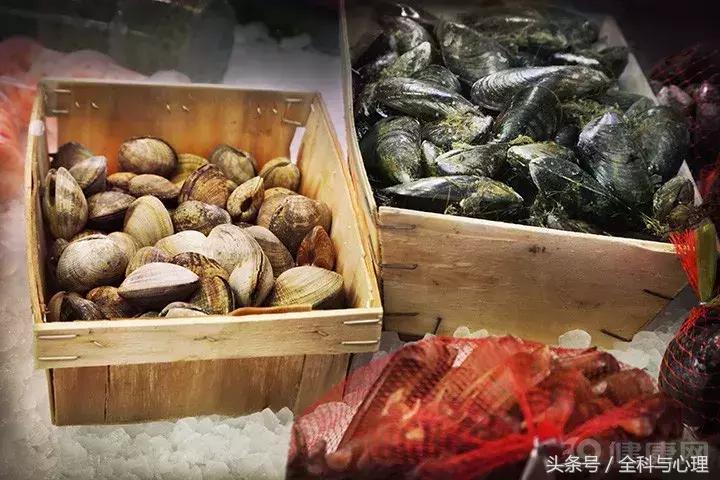 上下楼梯膝盖痛做什么动作缓解,上下楼梯膝盖痛两个穴位解决