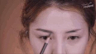 韩国林允妆容教学,裴秀智眼妆画法