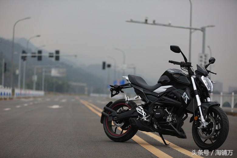 春风250sr和春风250nk数据对比,最强250和最弱250