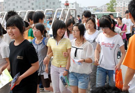 女儿高考理科400分考研有希望吗,文科模拟考420分能上一本吗