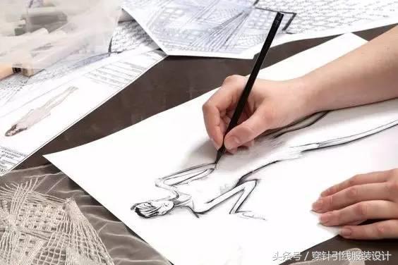 要怎样成为一个合格的服装设计师,如何才能成为国际顶级服装设计师