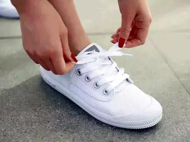 澳洲的国宝级小白鞋，明星、超模人手一双