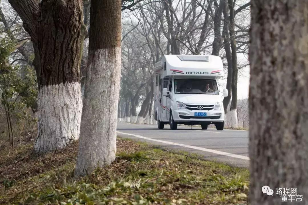 吉普赛青年,吉普赛人坐大篷车