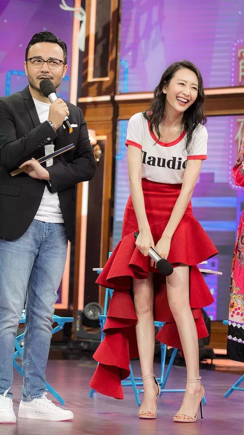 又被嫌弃女人味不够？这些性感裙摆足够引起他注意！