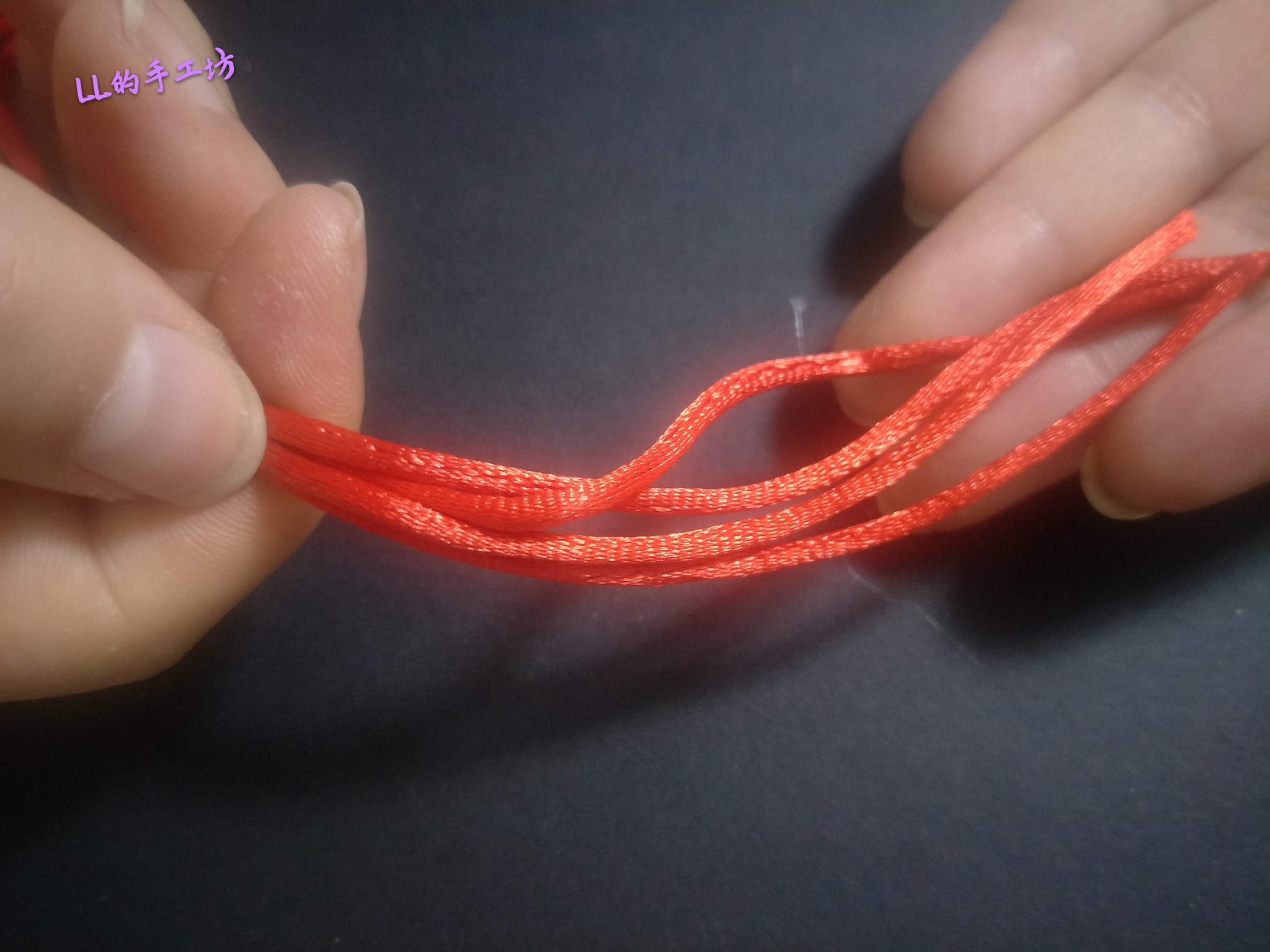 手工编织心形小挂件视频教程,一根绳子编好看吊坠简单