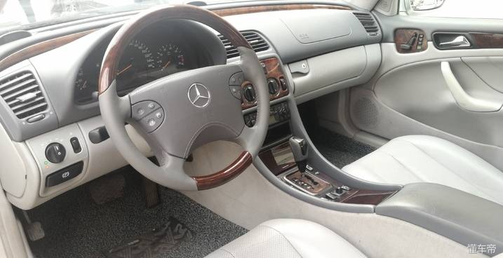 2万块钱买了一辆奔驰跑车 (花100万买一台奔驰超跑)