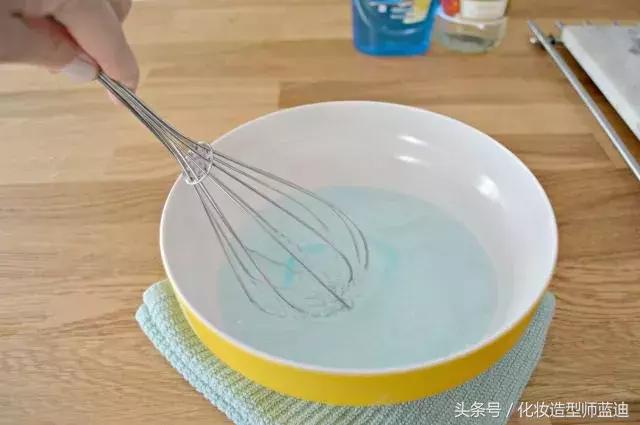 墙壁脏了怎么刷白净,家里墙面脏了怎么重新粉刷