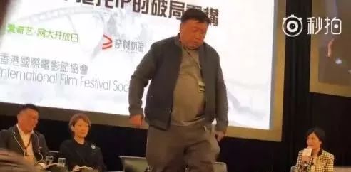 “说是致敬香港电影，在我看来这是网络电影集体盗窃香港IP。”