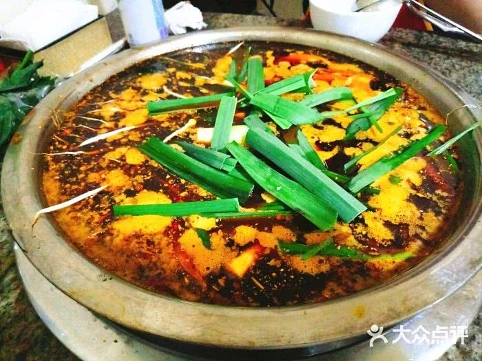 藏在成都的二十家苍蝇馆子,又破又小的火锅店