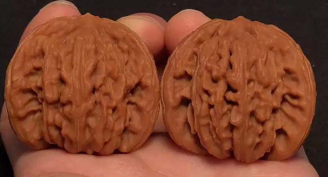 文玩核桃上油后变黄怎么办,文玩核桃上油发黑怎么处理