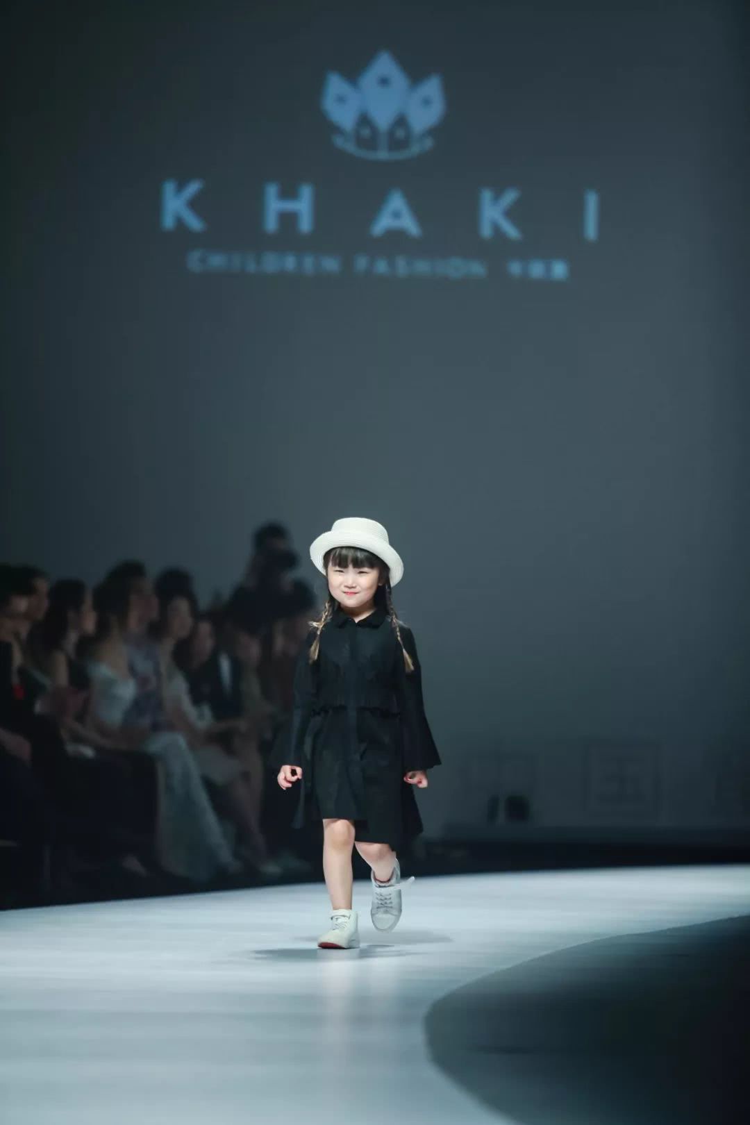 “童创未来·中国童装小镇”2017年度广东服装行业颁奖盛典举办