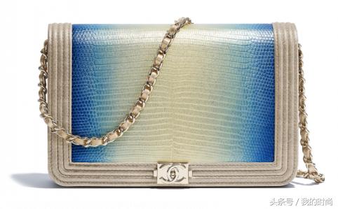 ChanelClutchwithChain最新款千万要慎入呀，看了就想买！