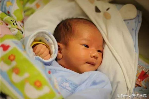 婴儿黄疸最简单的解决方法,宝宝黄疸怎么避免