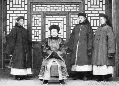 最后的庄亲王——酷爱京剧，一生穷困潦倒，为钱卖掉祖坟上的树