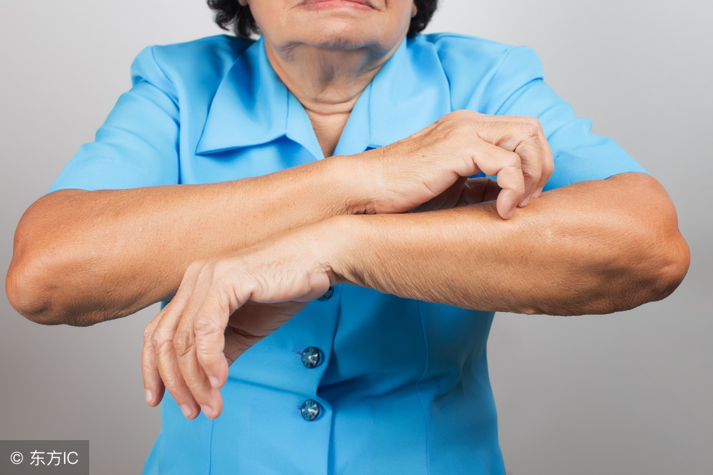 皮肤红疹瘙痒越热越痒啥原因,皮肤瘙痒用热水烫越烫越痒