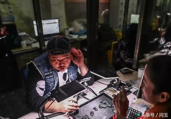 直播卖翡翠真的有那么多人买吗,翡翠直播怎么卖得那么便宜