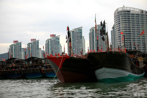 三亚东岛豪华游艇一日游,三亚东岛海鲜
