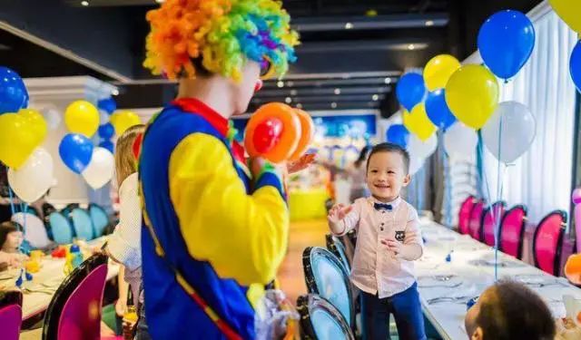 亲子餐厅适合孩子吃的,适合一家四口吃的亲子餐厅