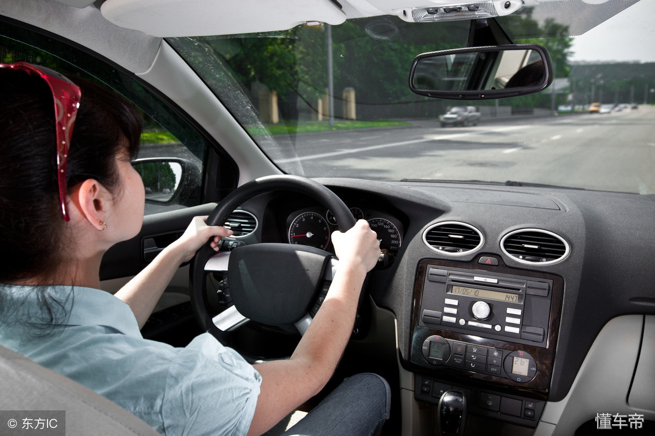 新手为什么开车起步老熄火？