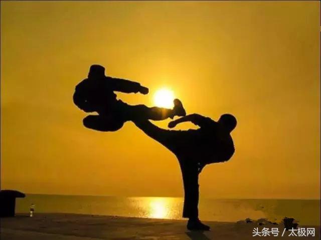 拉韧带的方法,跆拳道拉韧带