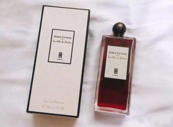 最有男人味淡香的香水推荐,闻香识女人里提到的香水