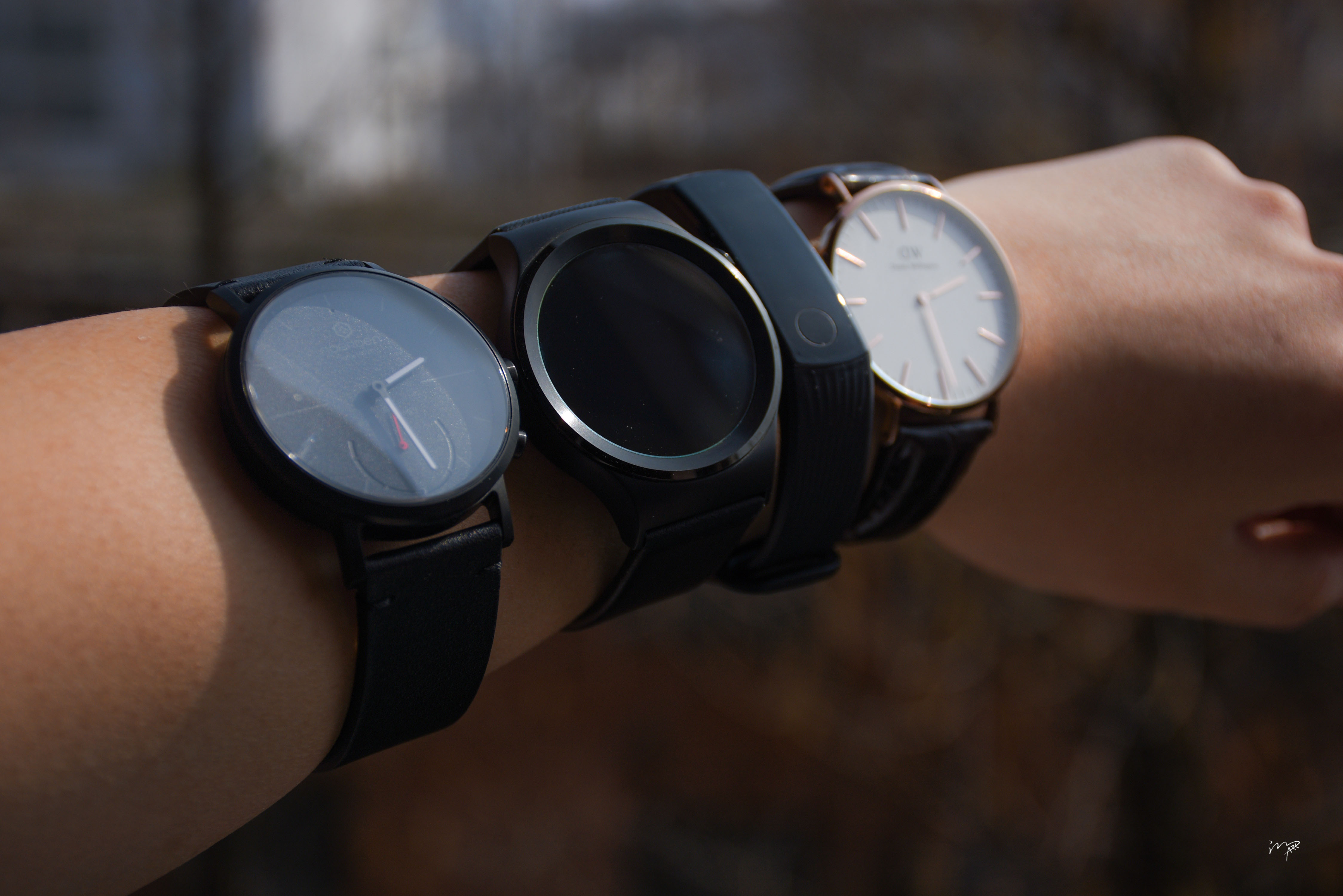 不充电的智能手表,智能手表不充电了怎么办