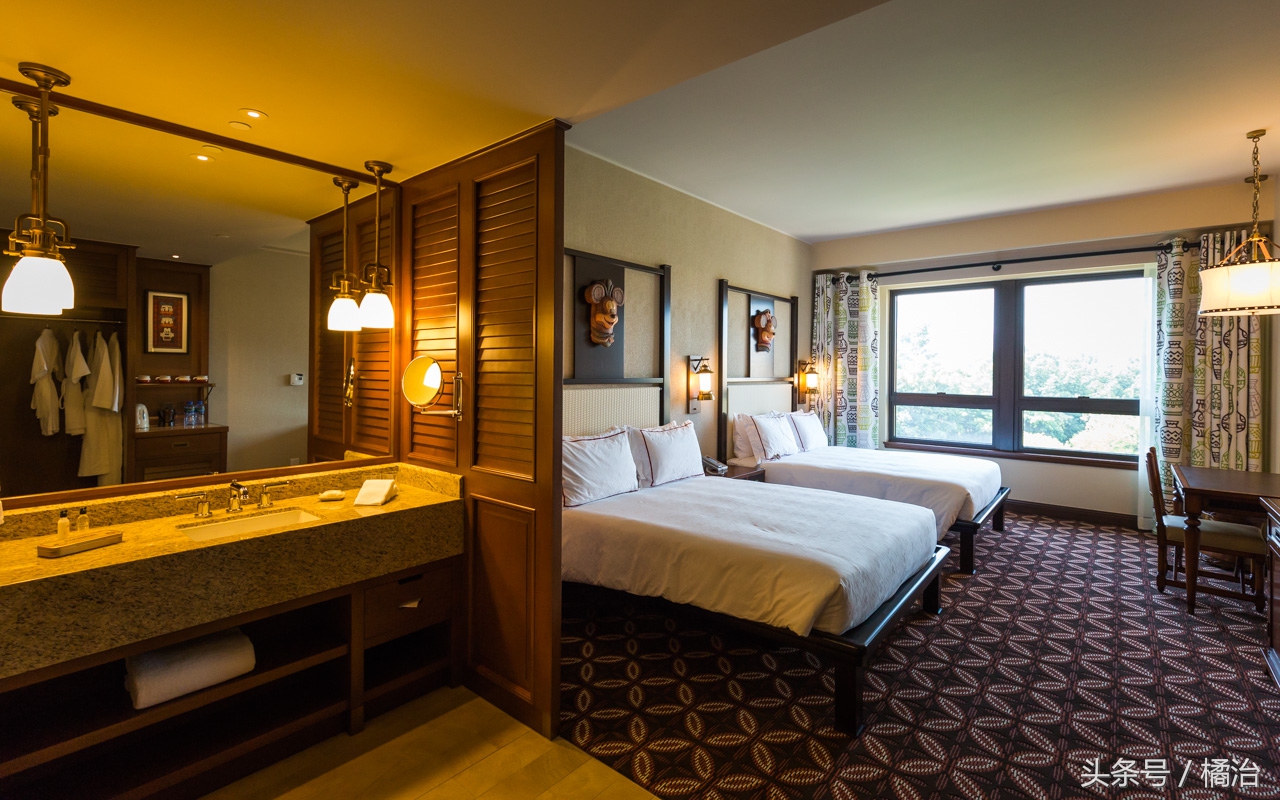 去香港迪士尼入住体验,香港迪士尼探索家酒店游泳池