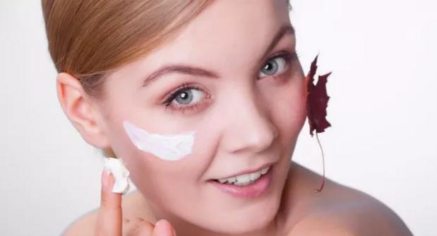 鼻子上挤出的“白色条状物”，原来是这东西