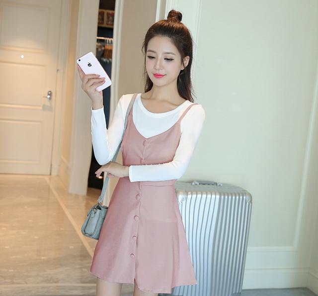通勤优雅早春连衣裙搭配什么外套,穿衣搭配女气质连衣裙春夏两件
