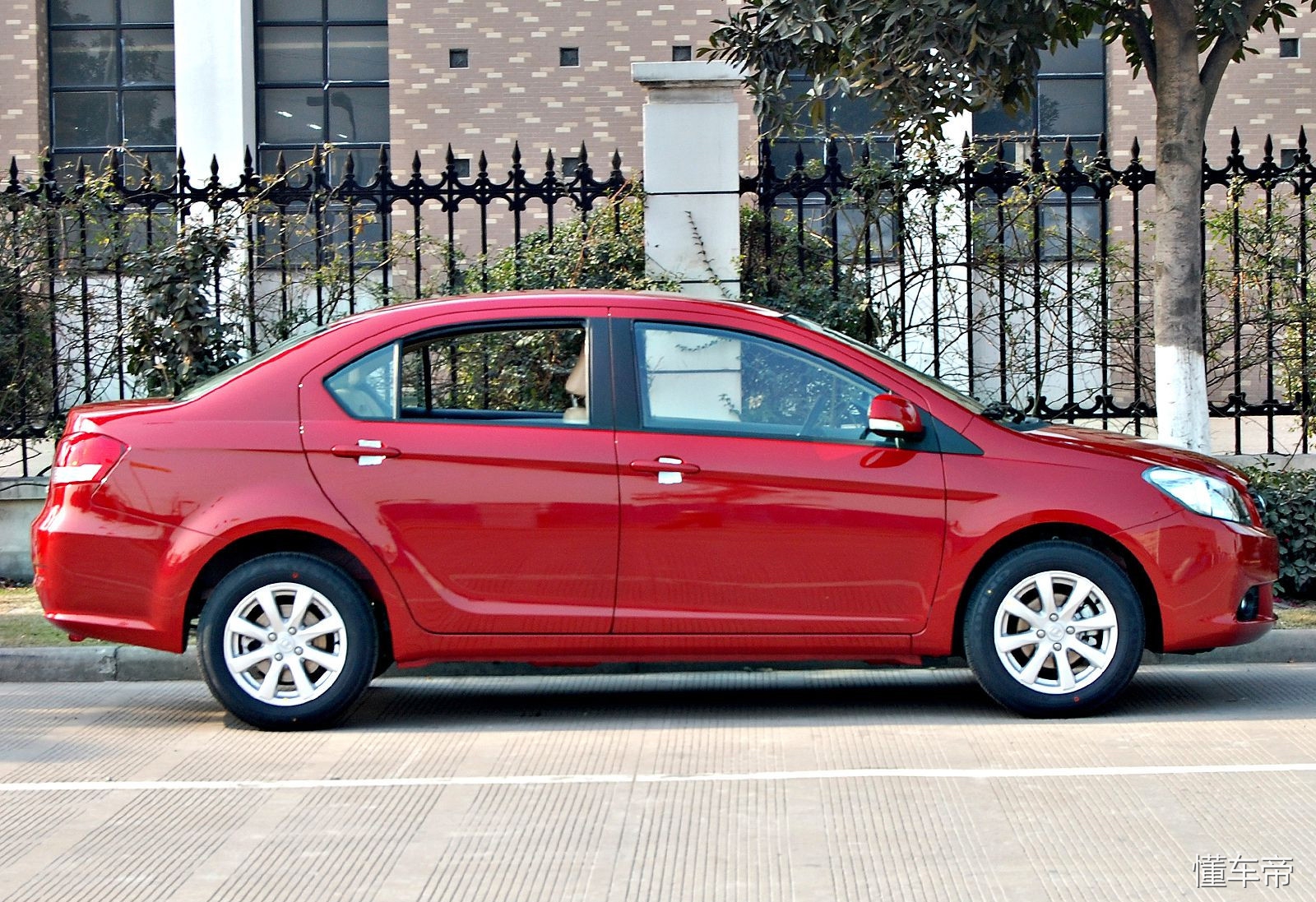 长城汽车哪款车口碑好,长城第一款汽车是哪一年