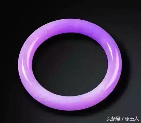 翁巴列场口紫罗兰翡翠,史上最顶级紫罗兰翡翠