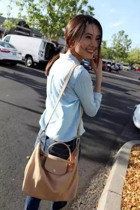 女士真皮包包100%真皮春夏款,今年春夏流行的包包