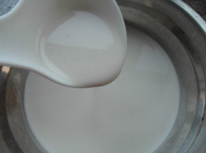 好吃的凉皮在家就可以做简单易懂,手工凉皮无添加劲道爽口好吃