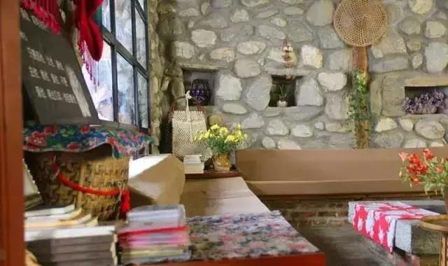 春来花自青秋至叶飘零原文解释,春来花自青秋至叶飘零出自哪里